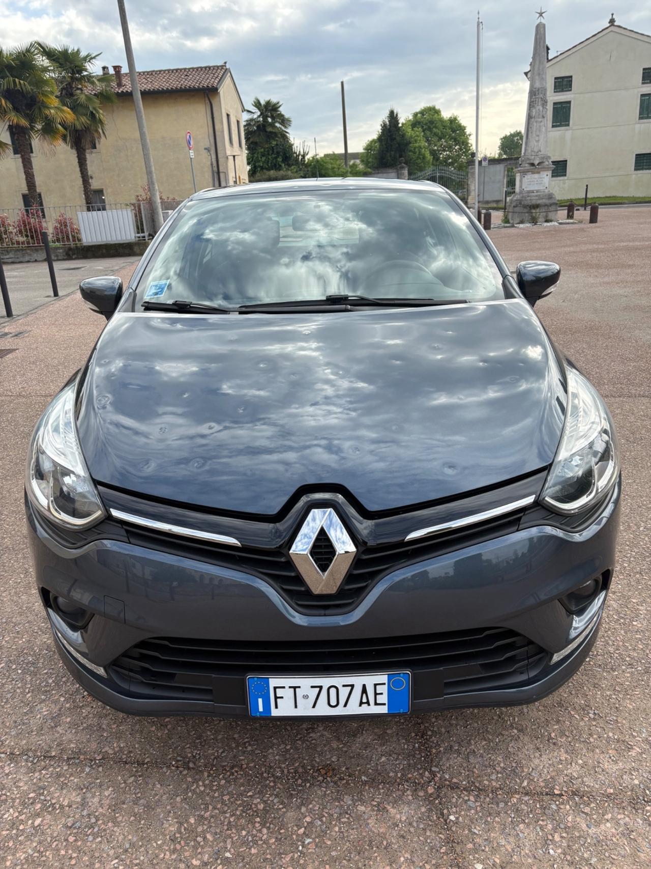 Renault Clio .900..benzina/ GPL anno 2018 km 130