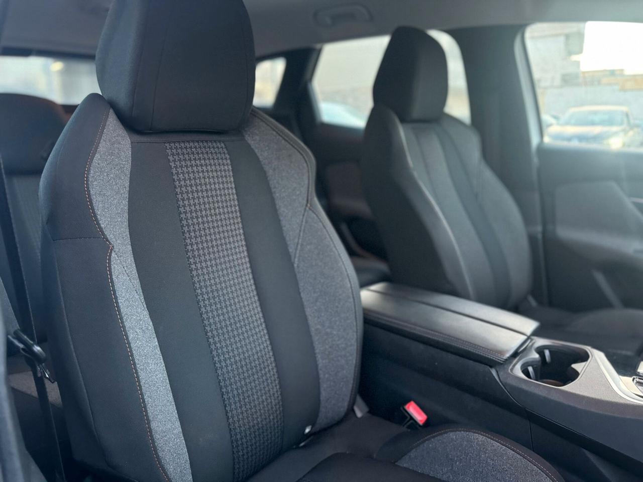 Peugeot 3008 BlueHDi 130 EAT8 Active Pack