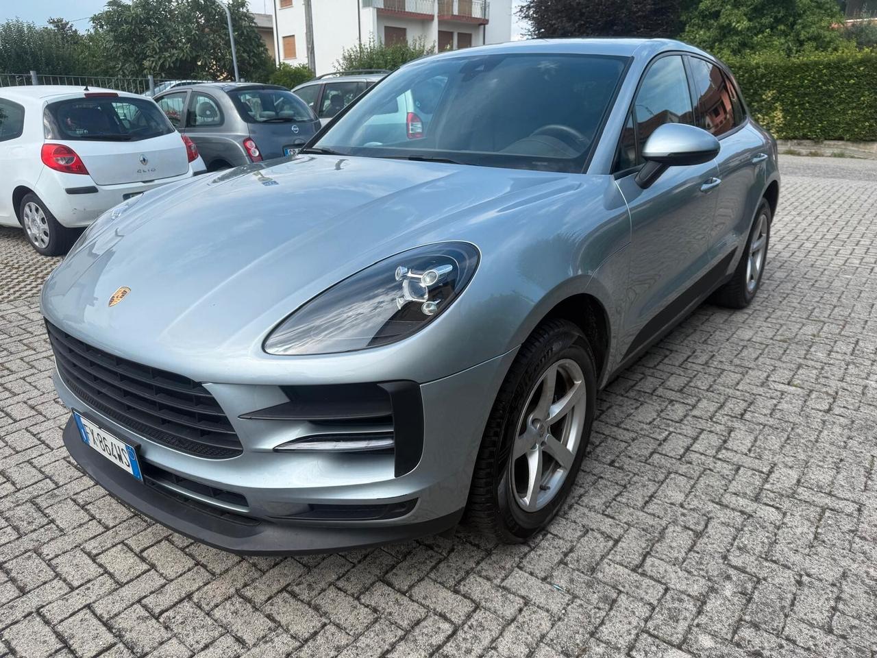 Porsche Macan 2.0 Book service Porsche