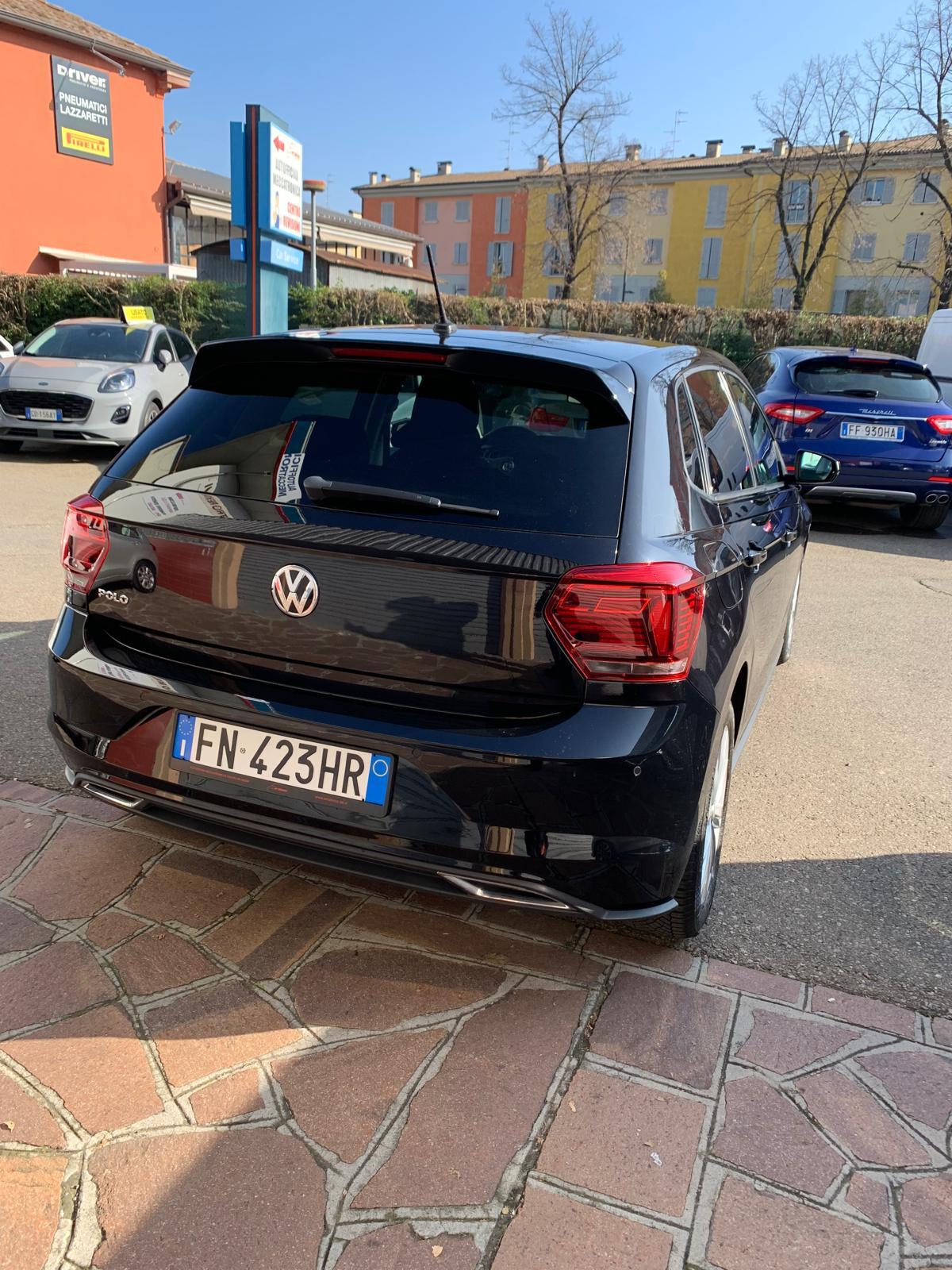 Volkswagen Polo 1.6 TDI 95 CV 5p. Highline BlueMotion Technology R-LINE-NEOPATENTATI-