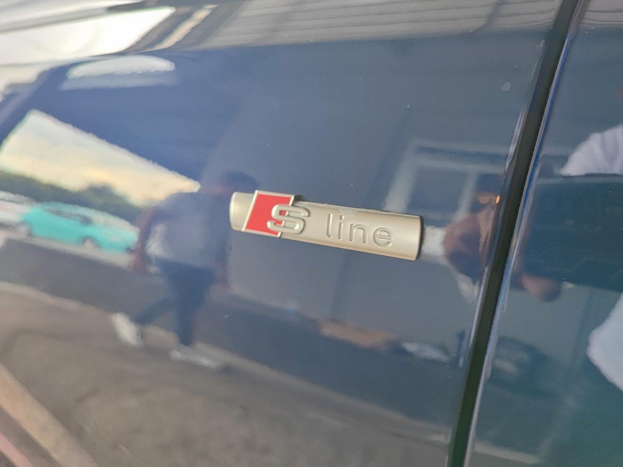 Audi Q8 55 TFSI quattro tiptronic Sline Plus