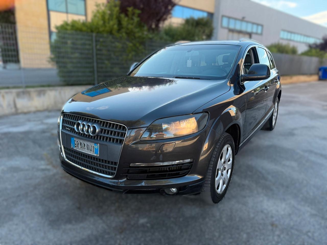 AUDI Q7 3.0 TDI 7 POS. 2008 12 MESI DI GARANZIA