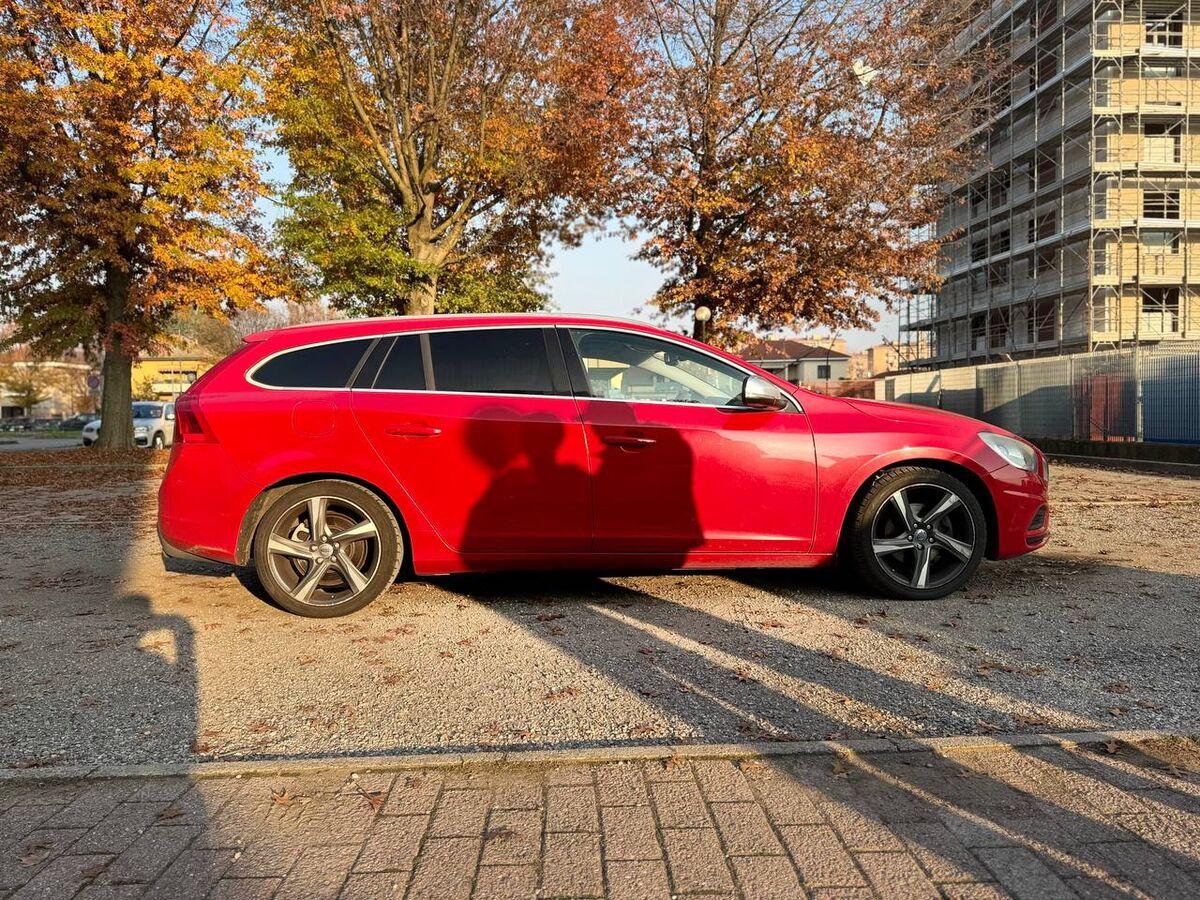 Volvo V60 2.0 d4 ved (d3) R-design geartronic
