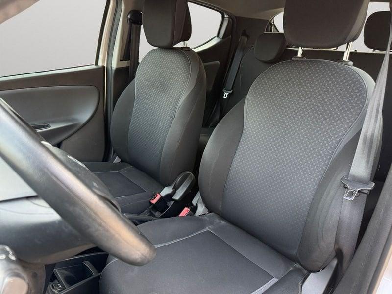 Lancia Ypsilon 1.2 5P Silver