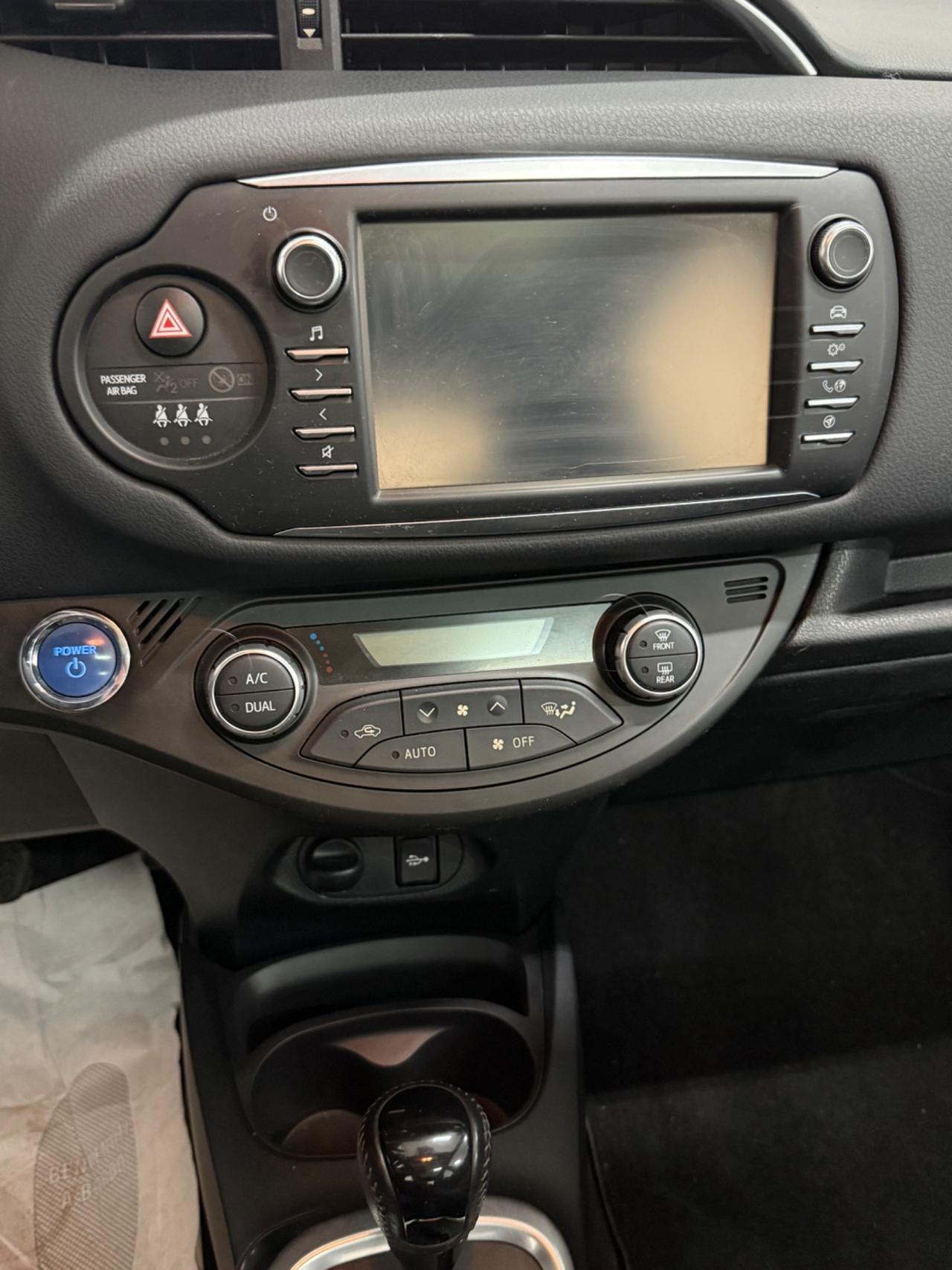 Toyota Yaris HYBRID AUTOMATICA