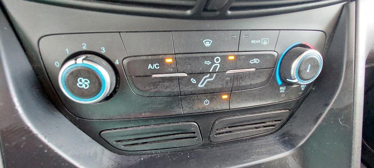 C-MAX 1,6 GPL DI SERIE 120 CV TITANIUM NAVI TELEFONO SENSORI FULL FULL IMPECCABILE
