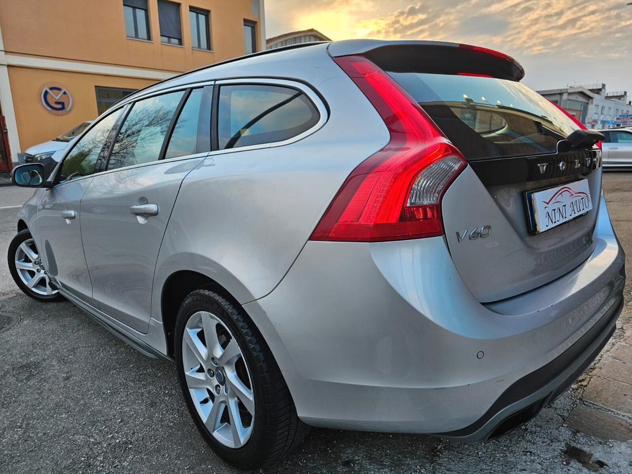 Volvo V60 2.0 D4 181cv Summum*Pelle*Navi*Pdc*Euro6*