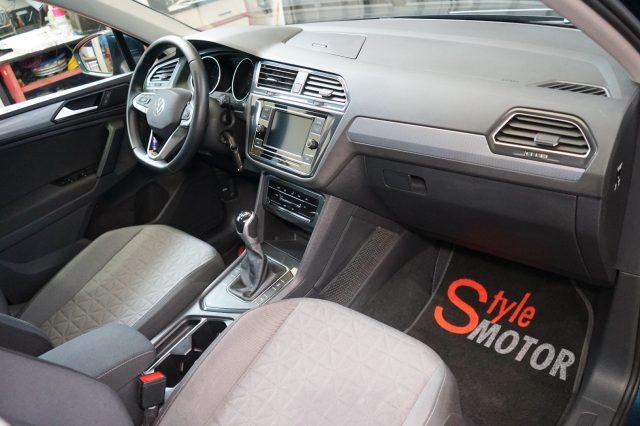 VOLKSWAGEN Tiguan 2.0 TDI 150 CV SCR DSG Life Pari al Nuovo