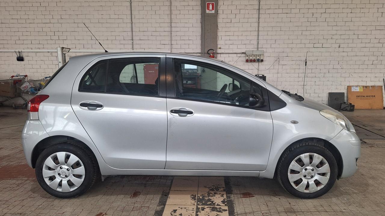 Toyota Yaris 1.0 5 porte Sol