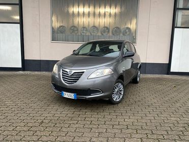 Lancia Ypsilon 0.9 TwinAir 85 CV 5 porte Metano Ecochic Silver