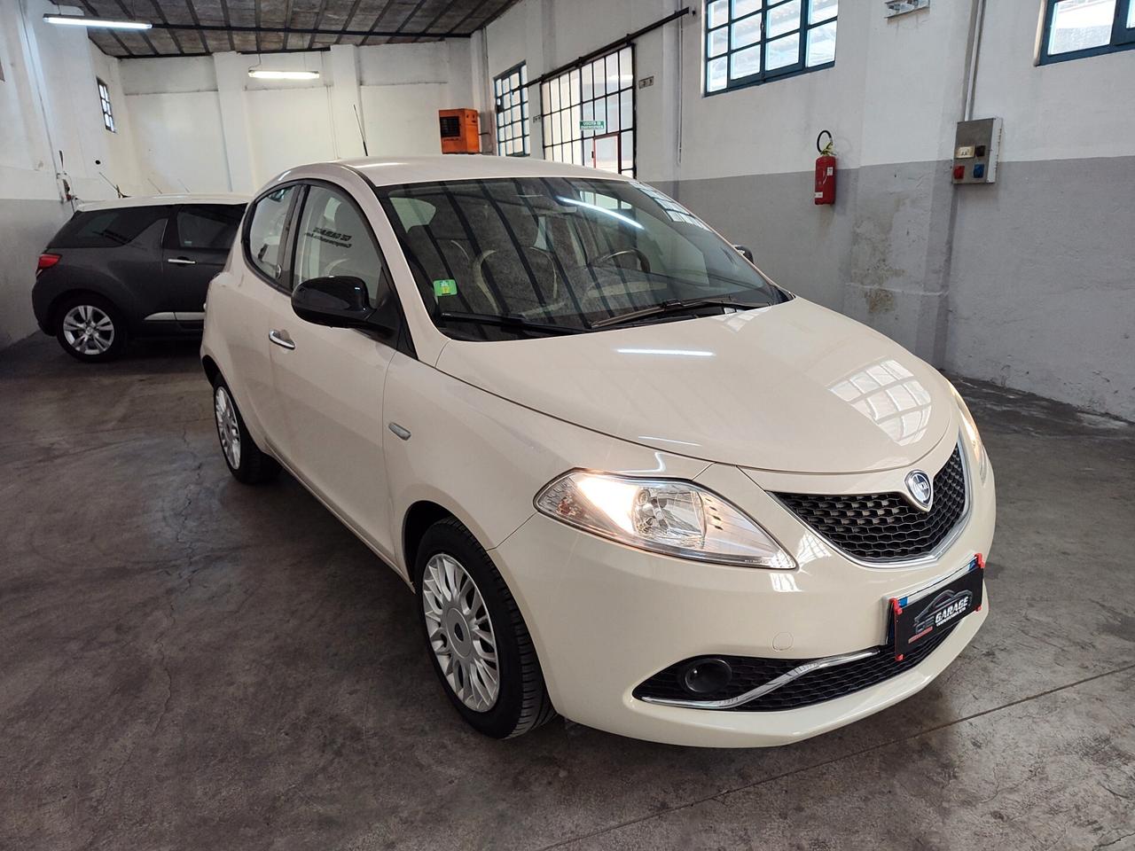 Lancia Ypsilon 1.2 69 CV 5 porte GPL Ecochic Gold MY16