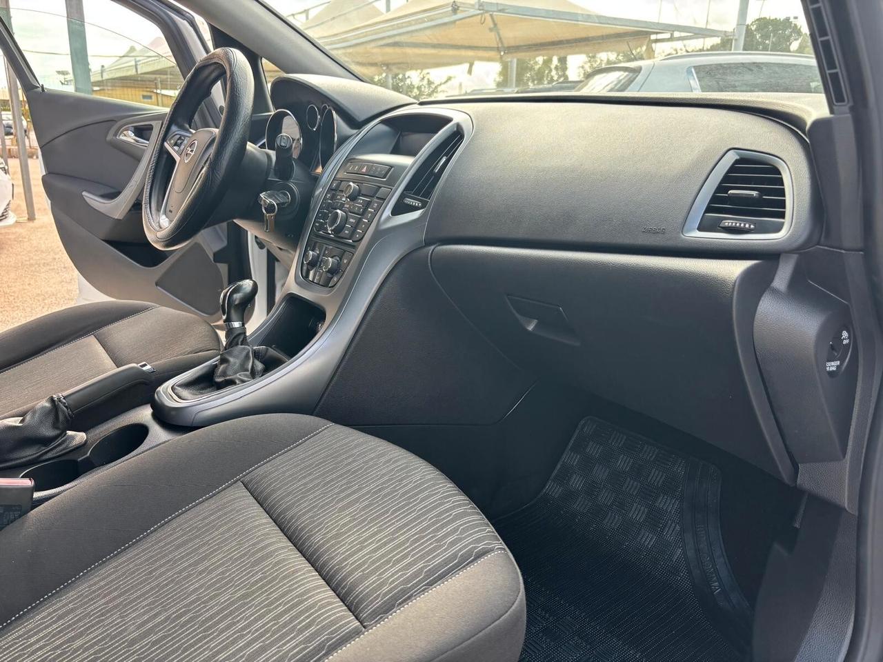 Opel Astra 1.7 CDTI 110CV 4 porte Cosmo