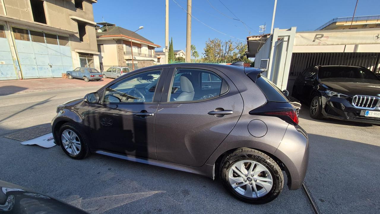 Toyota Yaris 1.5 Hybrid 5 porte Lounge