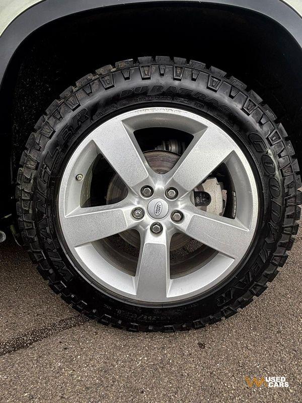 Land Rover Defender 3.0 I6 400 90 First Edition AWD auto