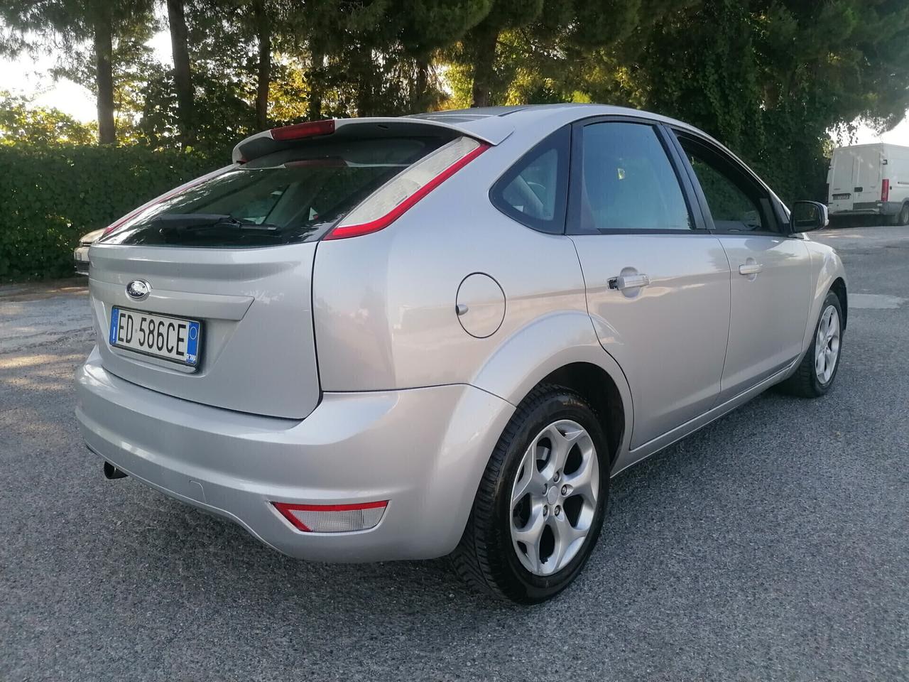 Ford Focus 1.6 (115CV) 5p. Bz.- GPL Titanium