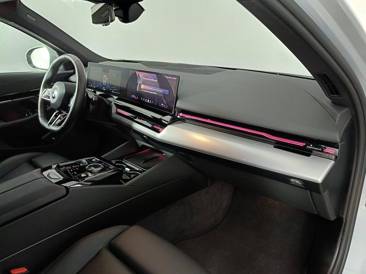 BMW Serie 5 G61 2024 Touring - 520d Touring 48V xdrive MSport Pro auto