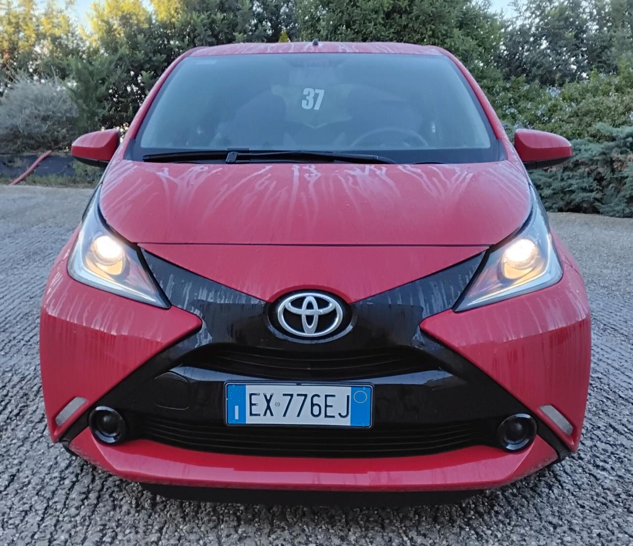 Toyota Aygo 1.0 VVT-i 69 CV 5 porte x-cite