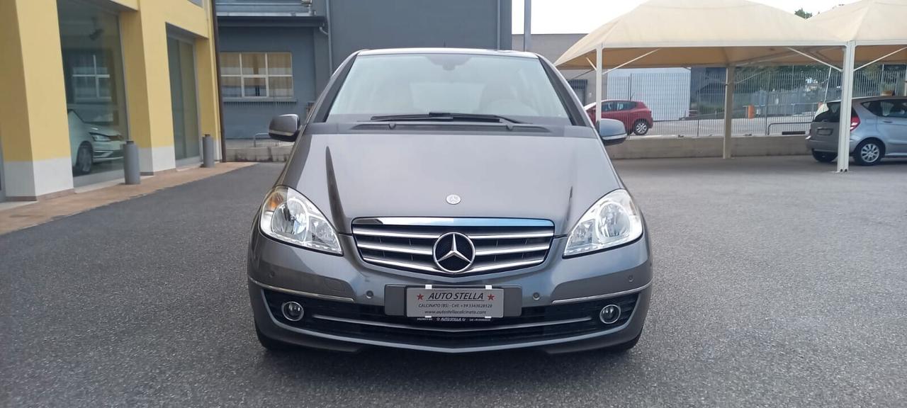 Mercedes-Benz Classe A 160 Benzina Allestimento Elegance cc. 1.5 CV. 95 Cambio Automatico 5 Porte 5 Posti Euro 5 SOLO 74.800 KM. Utilizzabile anche per i Neopatentati.