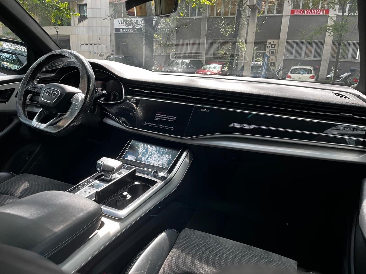 Audi Q8 55 TFSI S line quattro tiptronic Sport