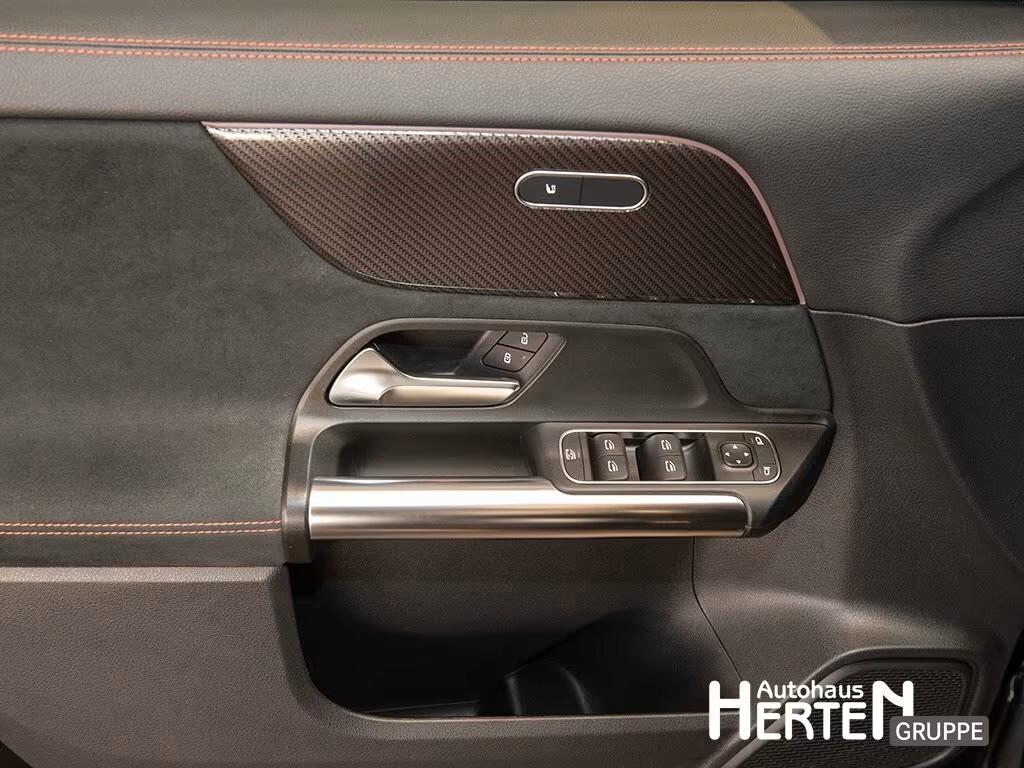 Mercedes-benz GLA 200 Automatic AMG - KAMERA LED APPLE CAR PLAY