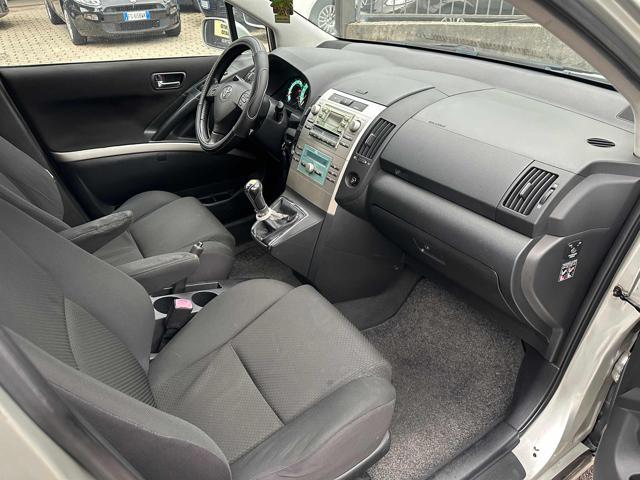 TOYOTA Corolla Verso 2.0 16V D-4D Sol