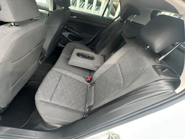 VOLKSWAGEN GOLF 8 AUTOMATICO