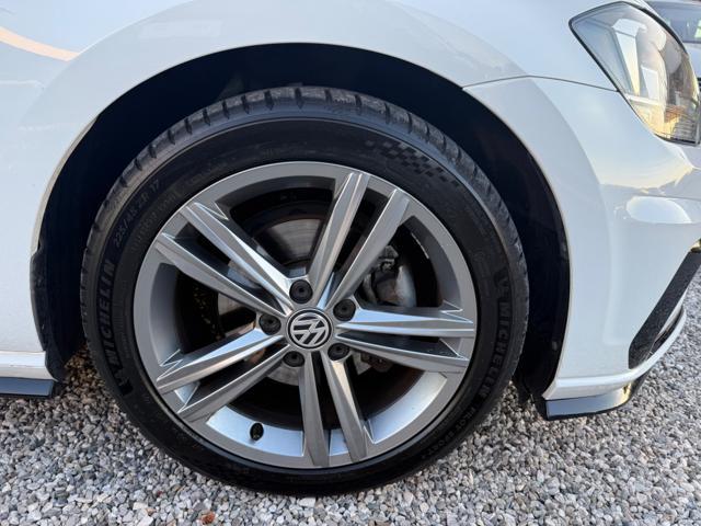 VOLKSWAGEN Golf 2.0 TDI DSG 5p. R-LINE