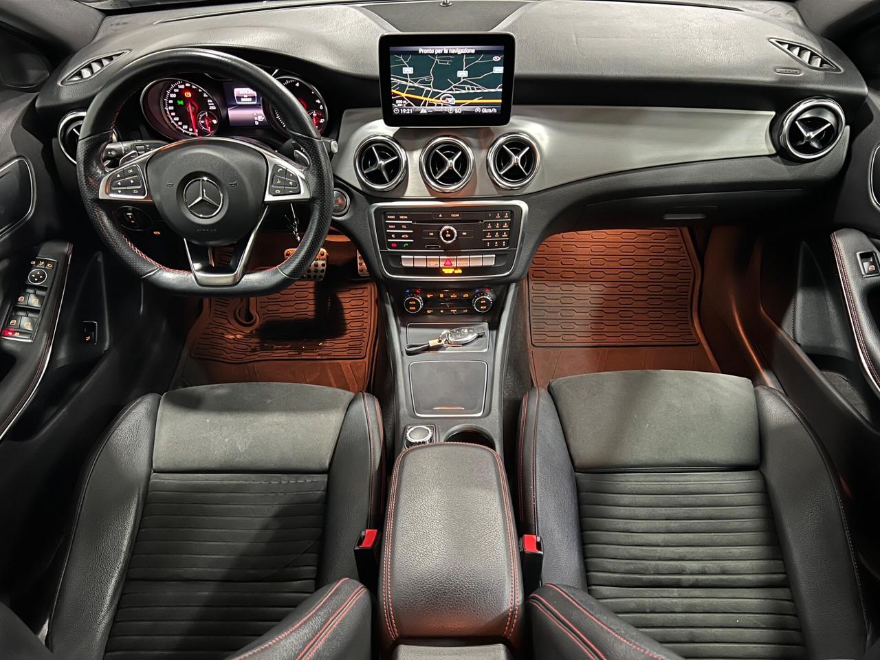 Mercedes Benz GLA 200d Aut. Premium AMG 136 cv