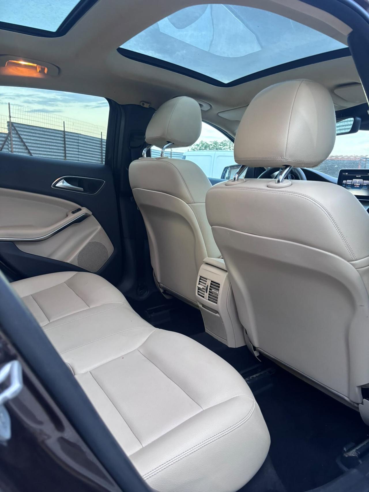 Mercedes-benz GLA 200 d Automatic Premium