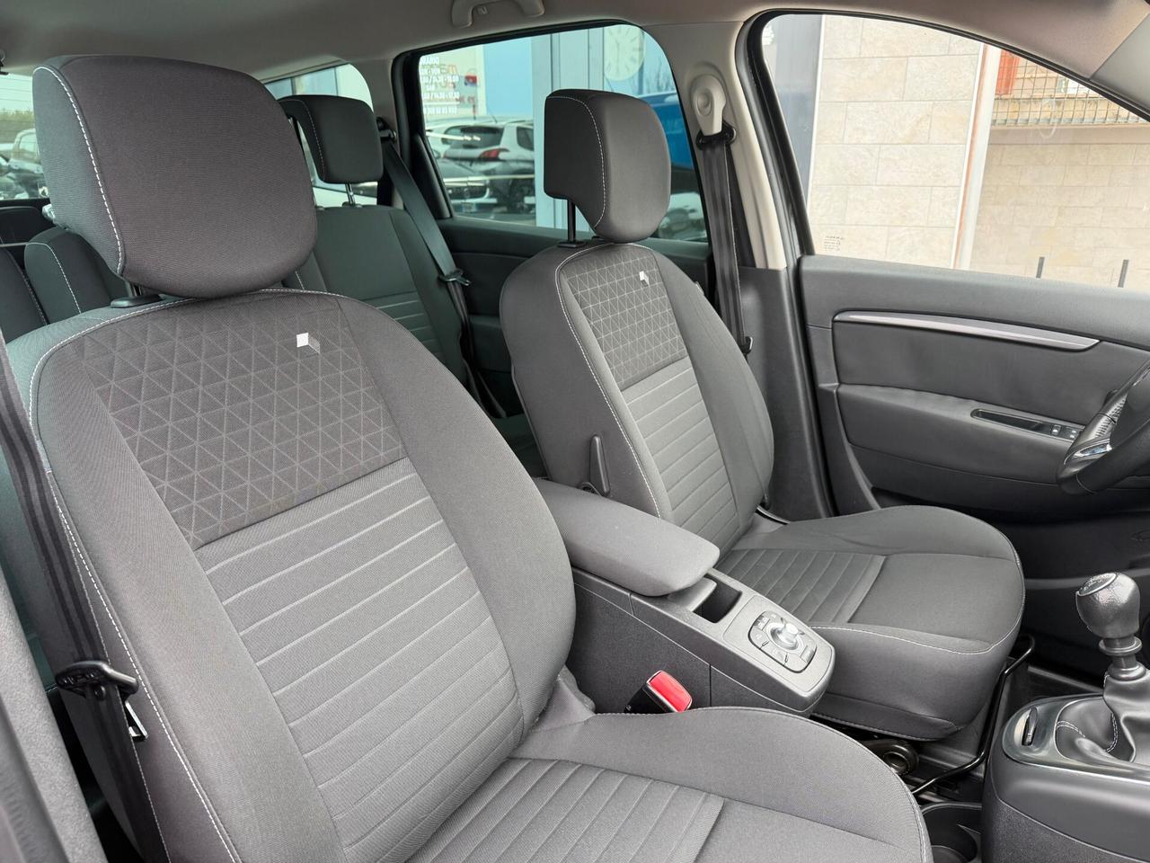 Renault Scenic 1.6 Diesel 7 posti Neopatentati