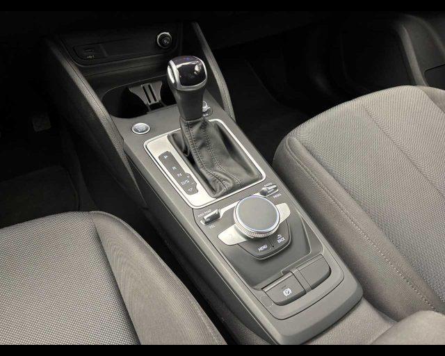 AUDI Q2 30 TDI S tronic Business
