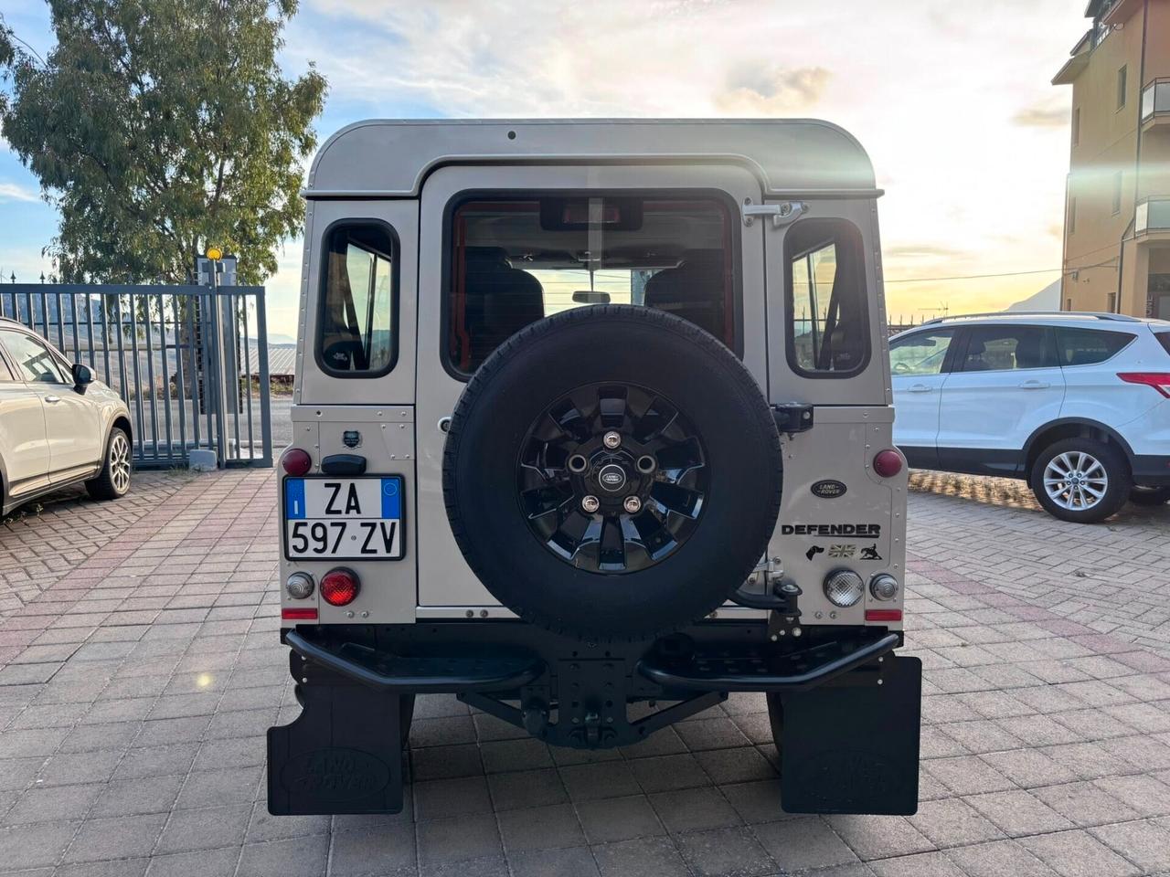Land Rover Defender