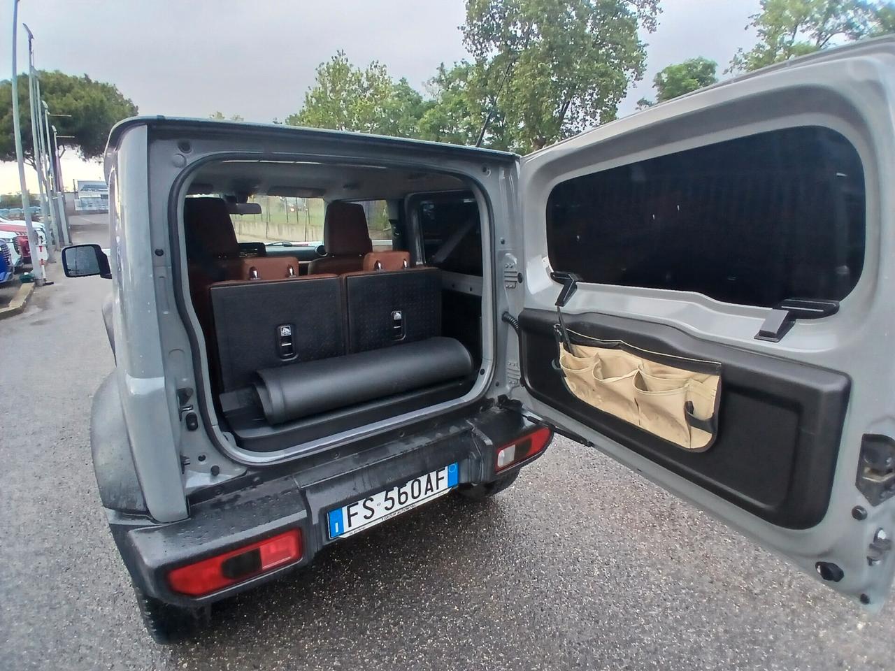Suzuki Jimny 1.5 5MT Top