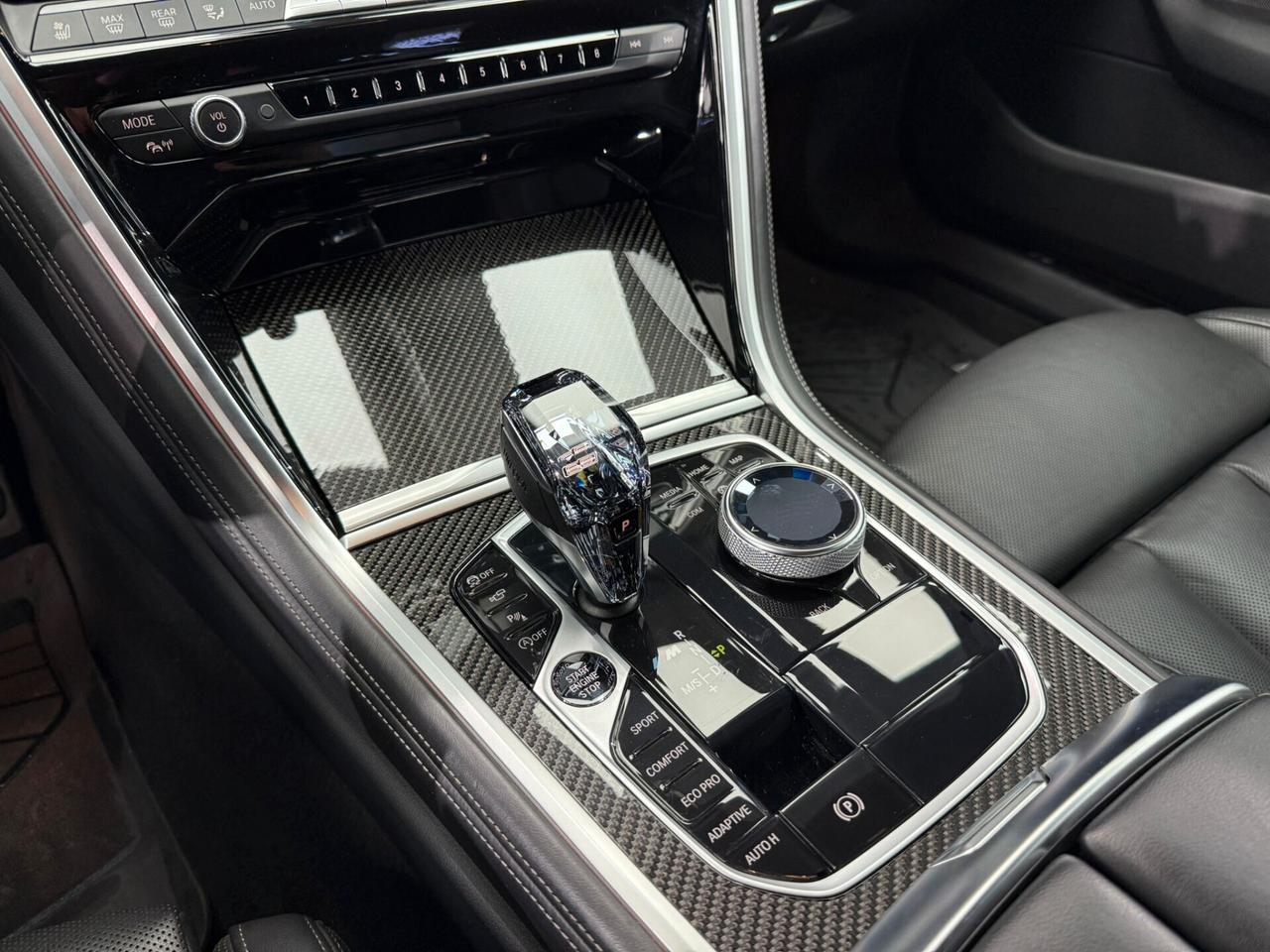 Bmw 850 M850i xDrive Coupé (554)