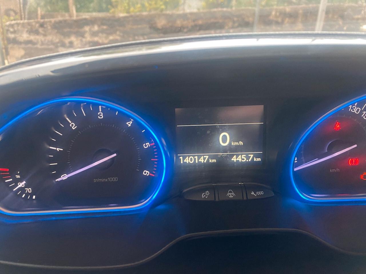 Peugeot 2008 BlueHDi 120 S&S Allure