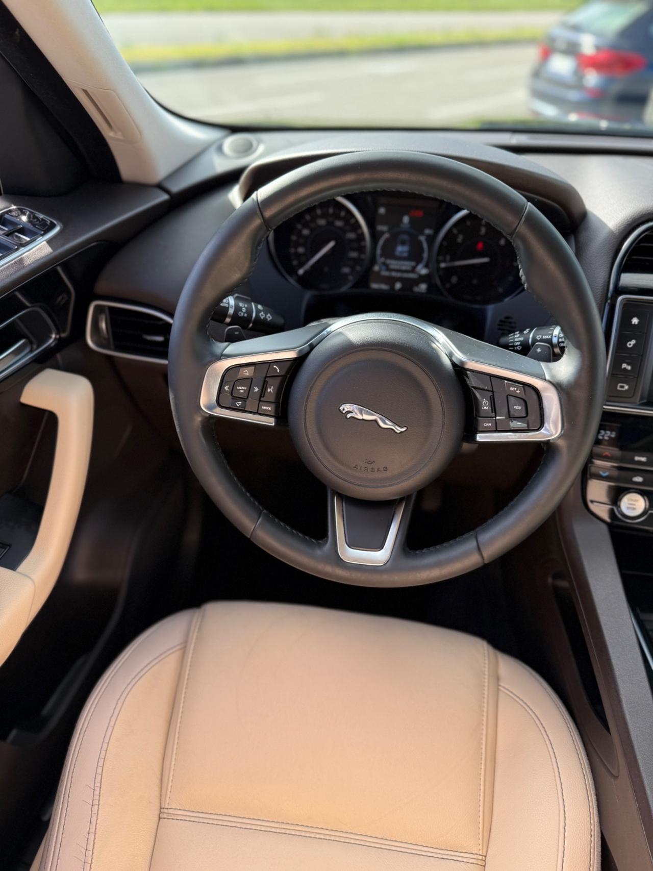 JAGUAR F-Pace 2.0 D 180 CV AWD aut. Portfolio 2018