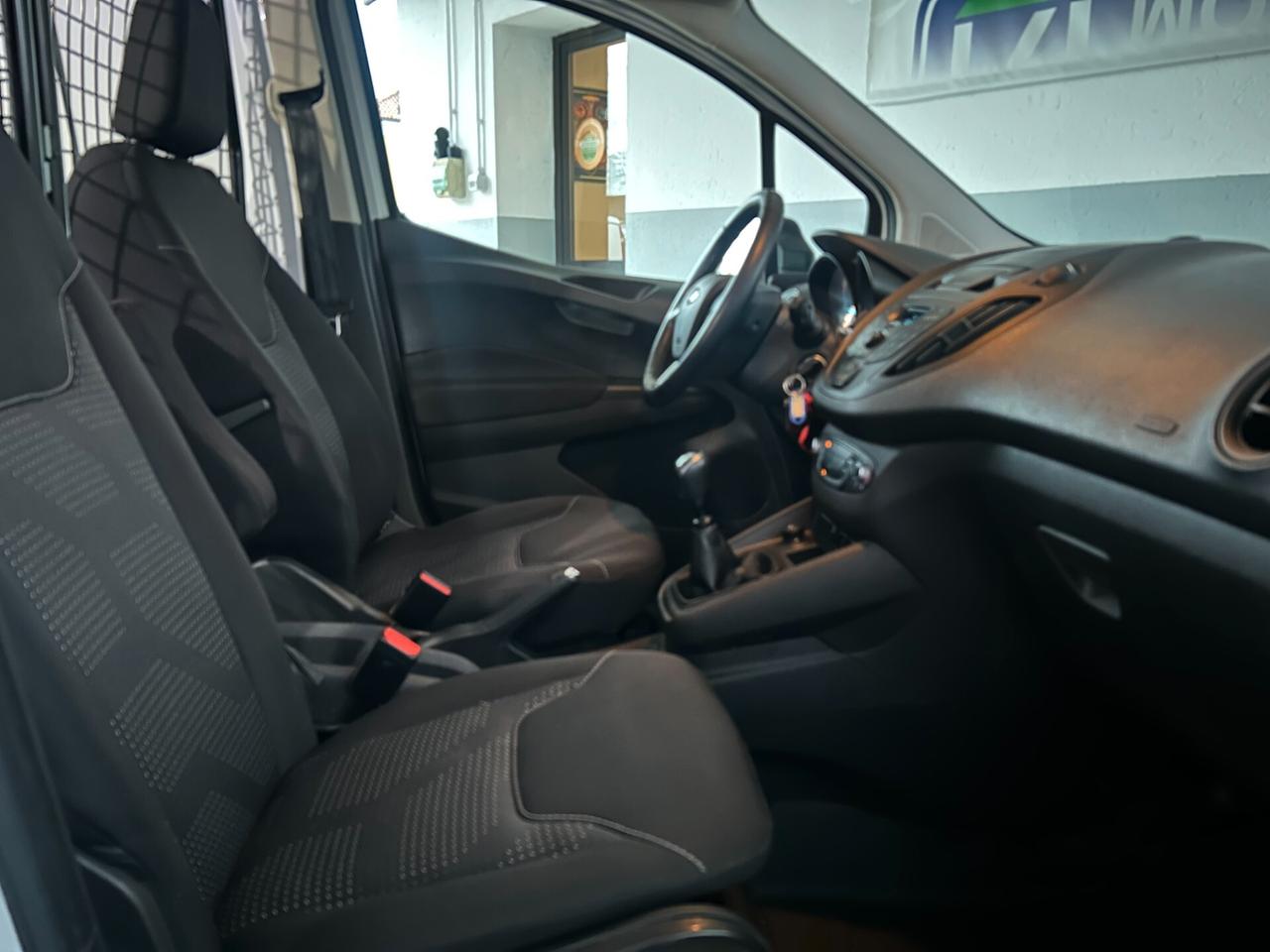 Ford Tourneo Courier 1.5 TDCI 100 CV