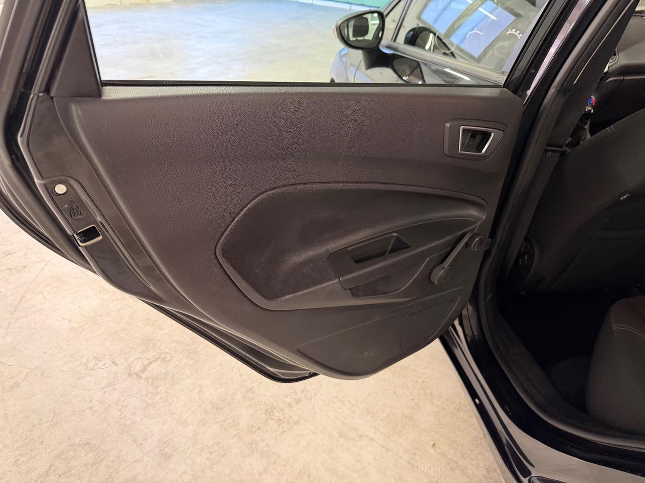 Ford Fiesta 1.5 TDCi 75CV 5 porte Titanium