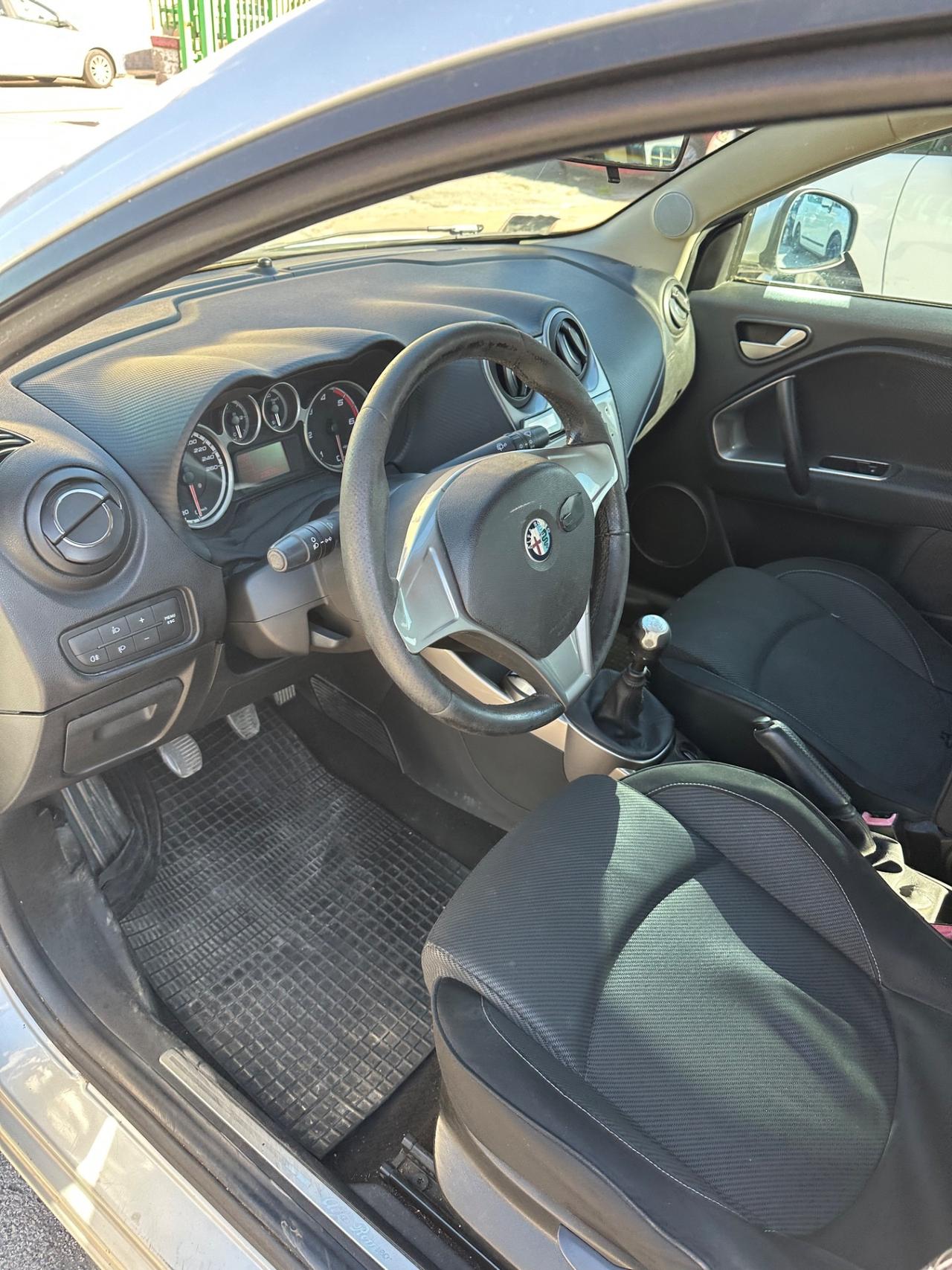 Alfa Romeo MiTo 1.6 JTDm 16V Distinctive Sport Pack