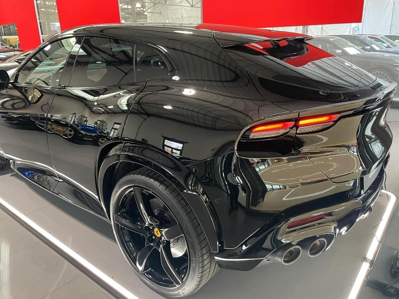 Ferrari Purosangue V12 DCT 4WD*Pano*Black