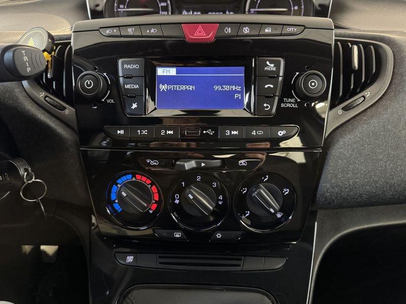 Lancia Ypsilon Ypsilon 1.0 FireFly 5 porte S&S Hybrid Silver