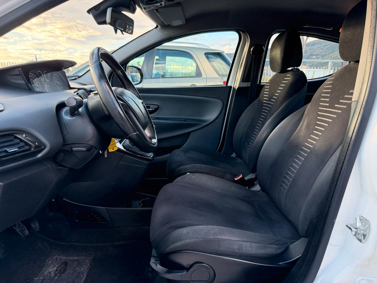 LANCIA YPSILON 2012 1.2 BENZINA 69 CV *TAGLIANDATA