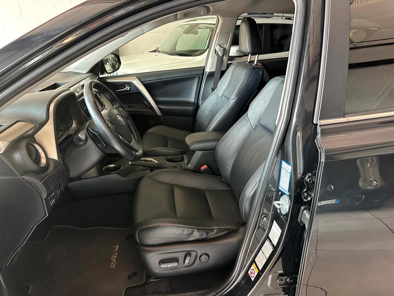 Toyota RAV 4 RAV4 2.2 D-4D 4WD Lounge