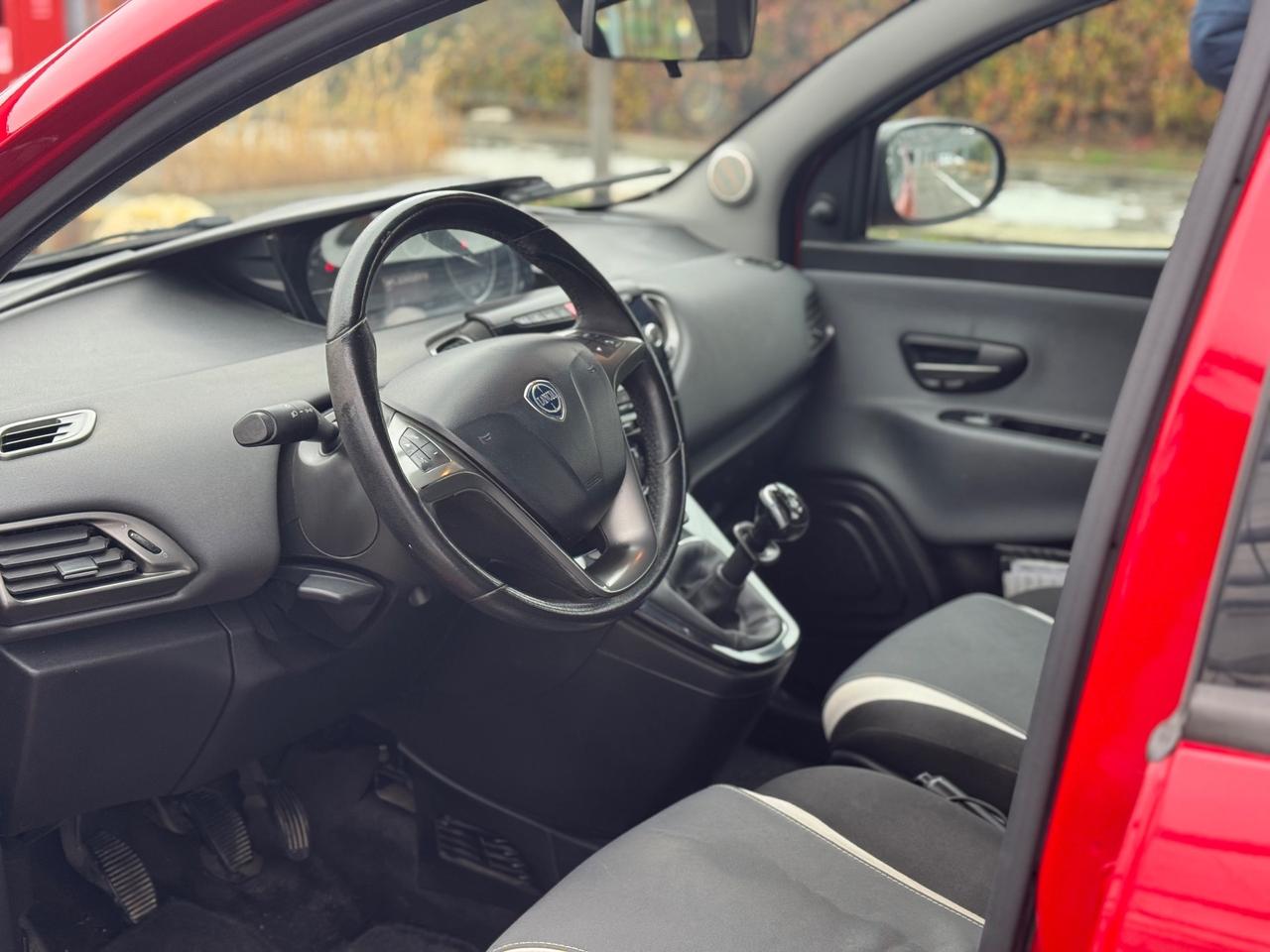 Lancia Ypsilon 1.2 69 CV 5 porte GPL Ecochic Gold