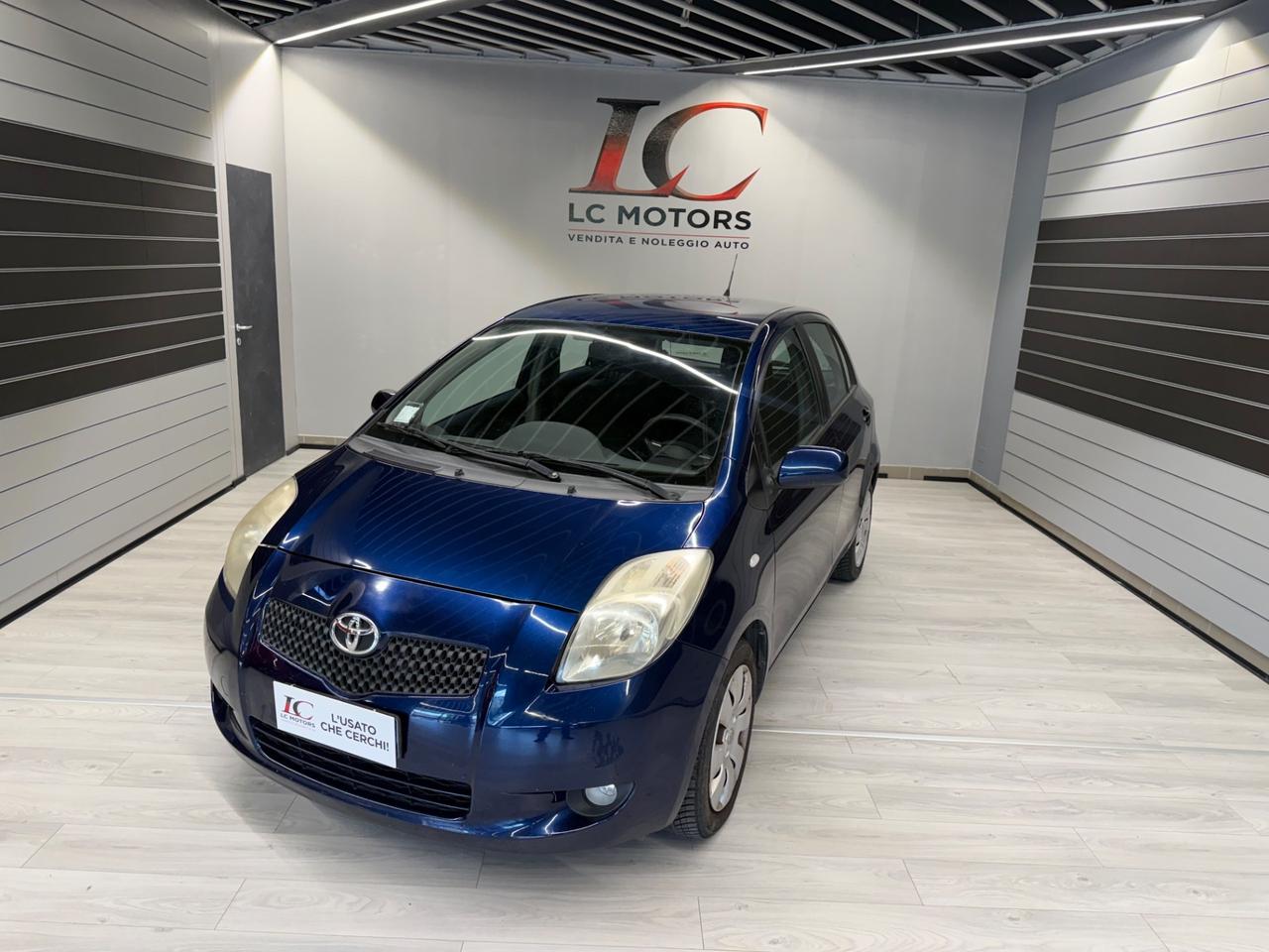 Toyota Yaris 1.3 5 porte Navi 160.000 km Neopatentati