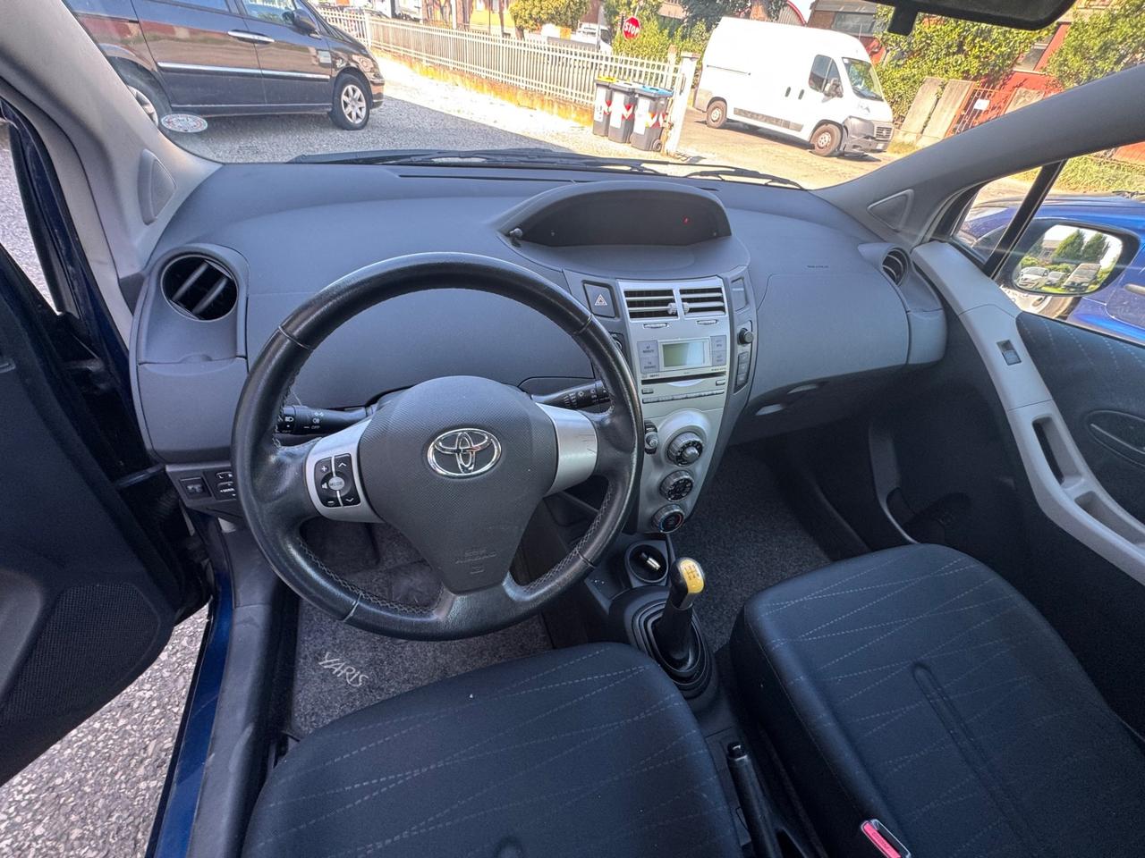 Toyota Yaris 1.0 5 porte Sol
