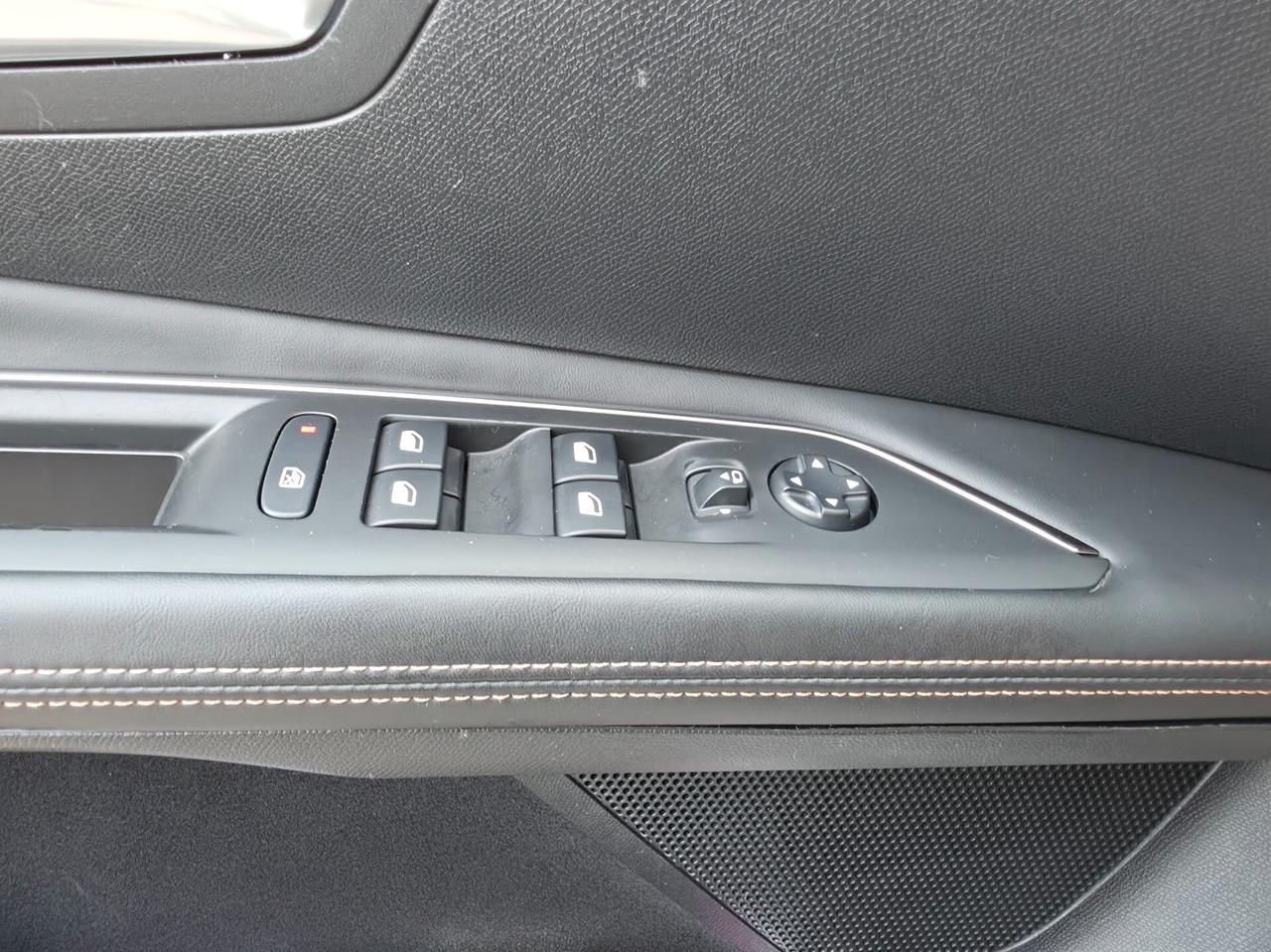 Peugeot 3008 1.6 bluehdi 120 EAT6 GT Line *Tetto