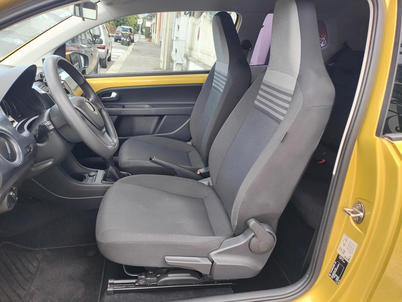 VOLKSWAGEN UP 1.0 60CV KM 96577-2017