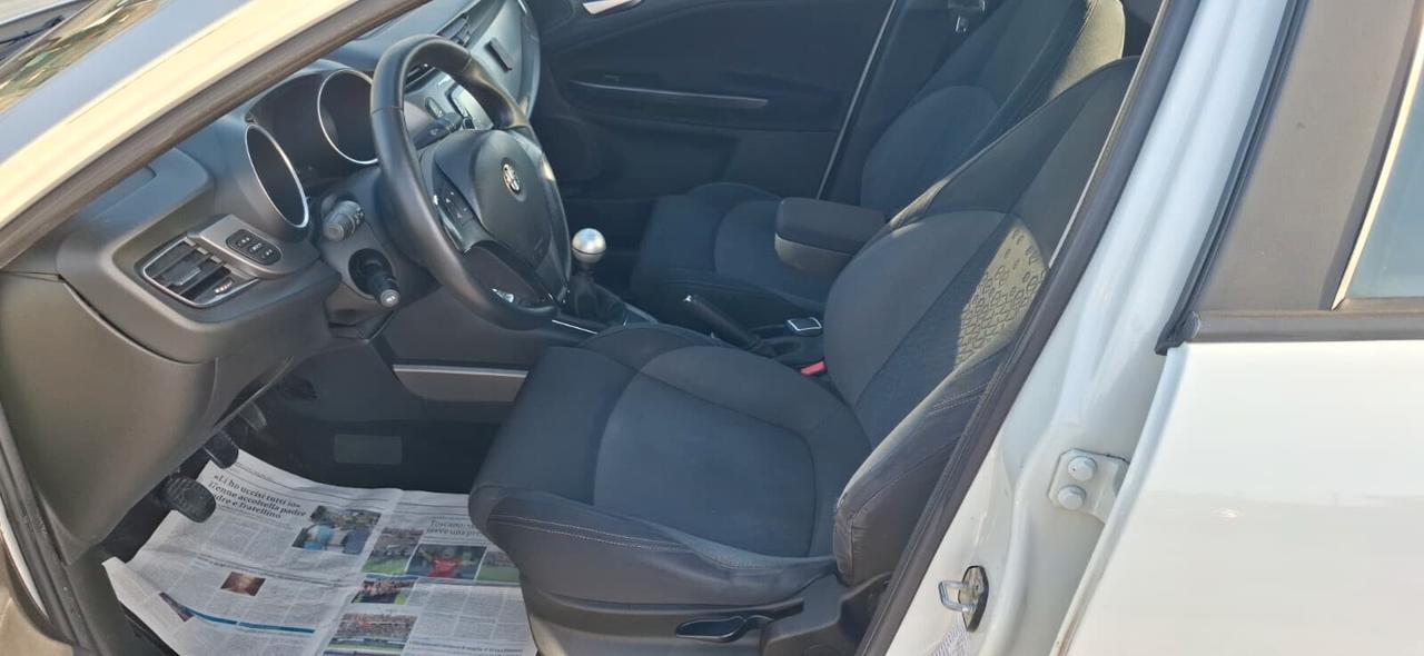 Alfa Romeo Giulietta 1.6 JTDm-2 105 CV Exclusive