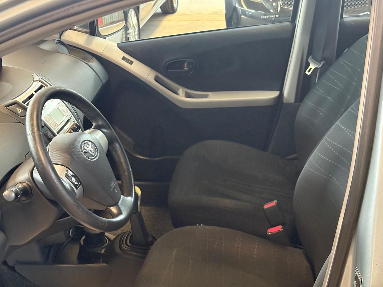 Toyota Yaris 1.0 5 porte Sol